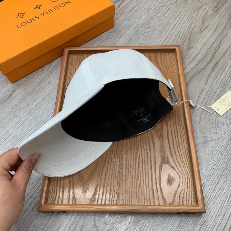 LV Cap 76 (5)